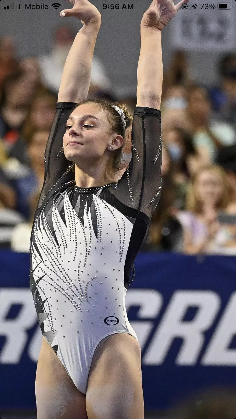 USA gymnast Grace McCallum makes me hard