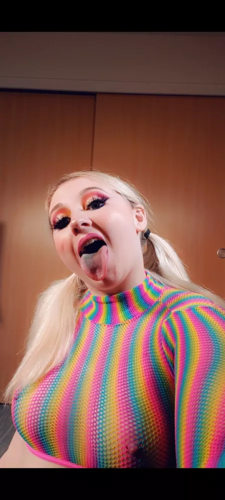 Use my pigtails as a leash🤤