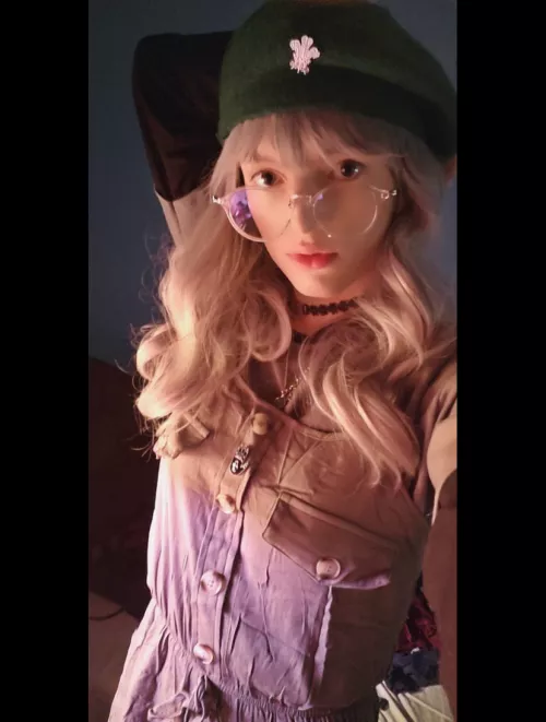 Valeria doesn't pay Javier to ask questions... she pays him to pry out answers Valeria doesn't pay Javier to ask questions... she pays him to pry out answers