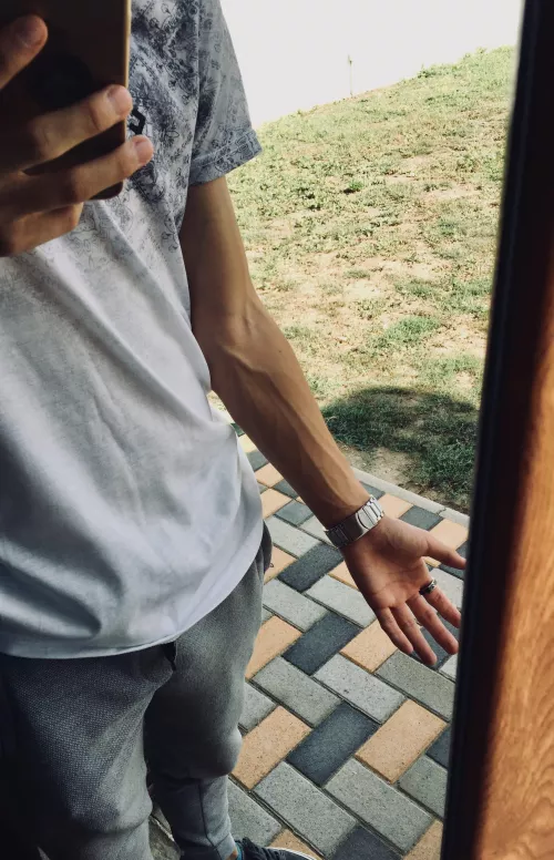 Veiny forearms :) Veiny forearms :)