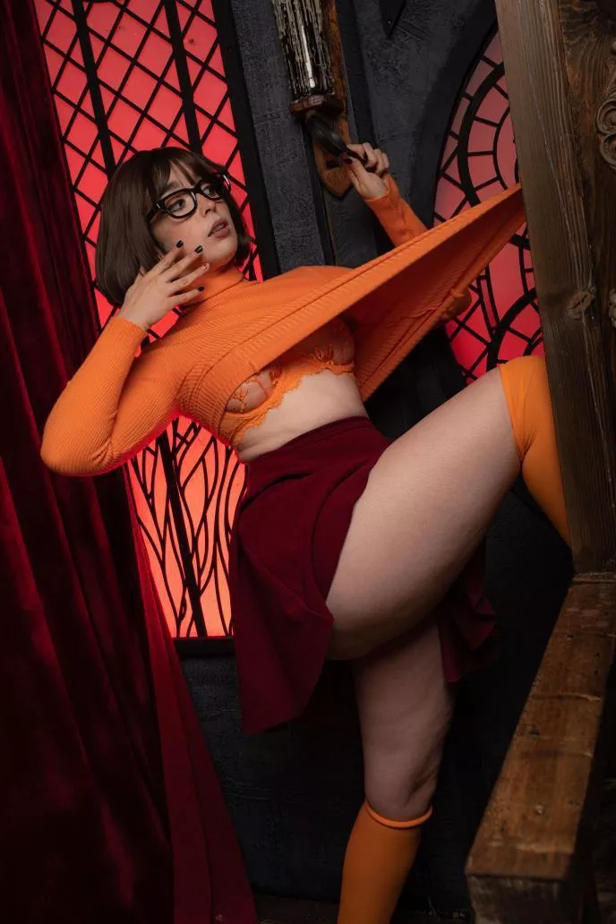 Velma Cosplay Nude