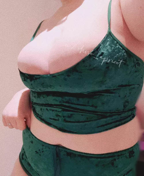 velvet looks good on chubby ๐ velvet looks good on chubby ๐