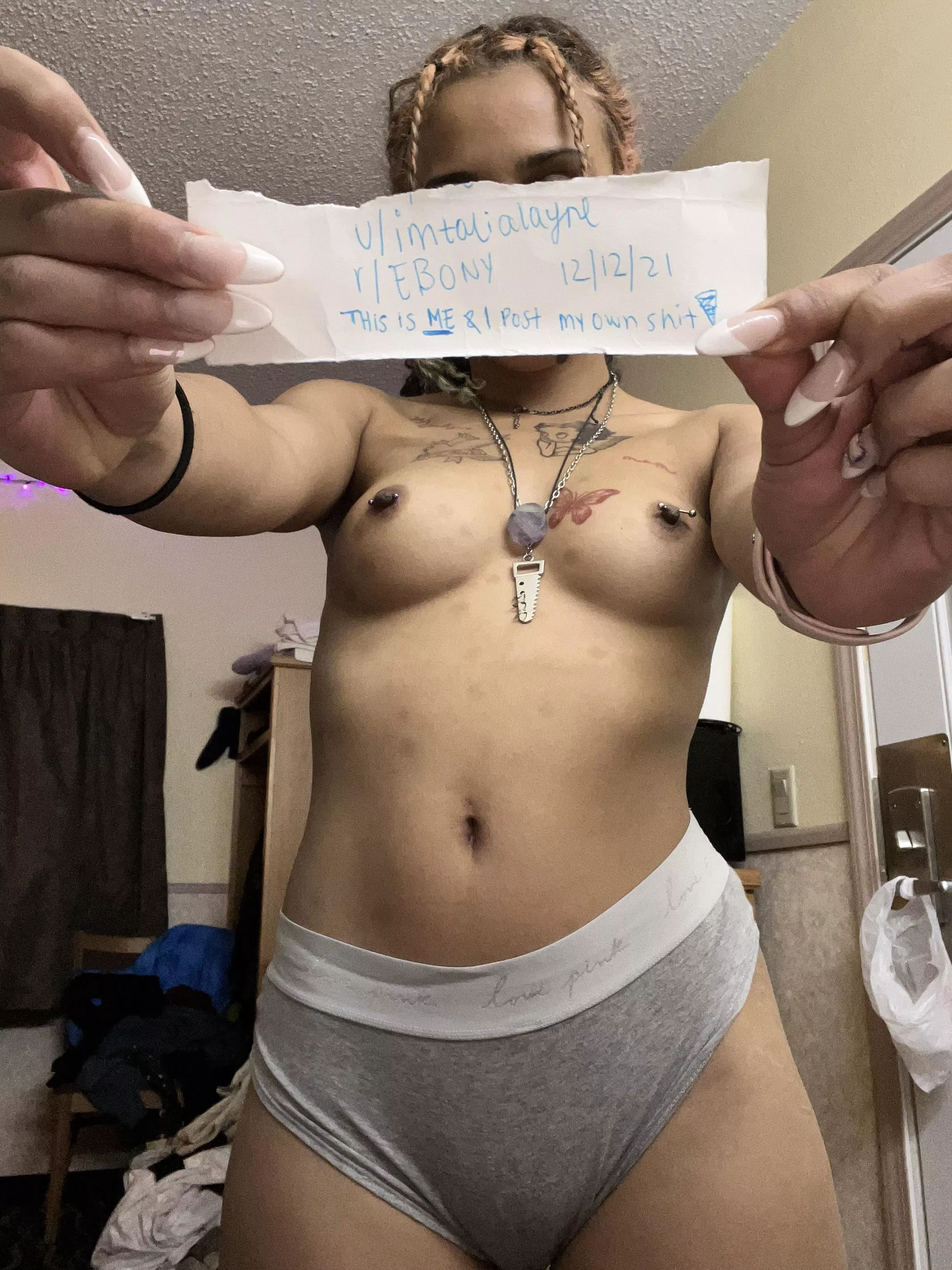 Verification post: 20 year old cutie ?