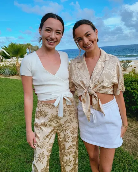Veronica & Vanessa Merrell Veronica & Vanessa Merrell