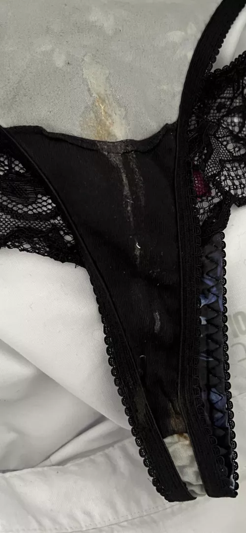 Very dirty today! Would you still have a sniff? ๐