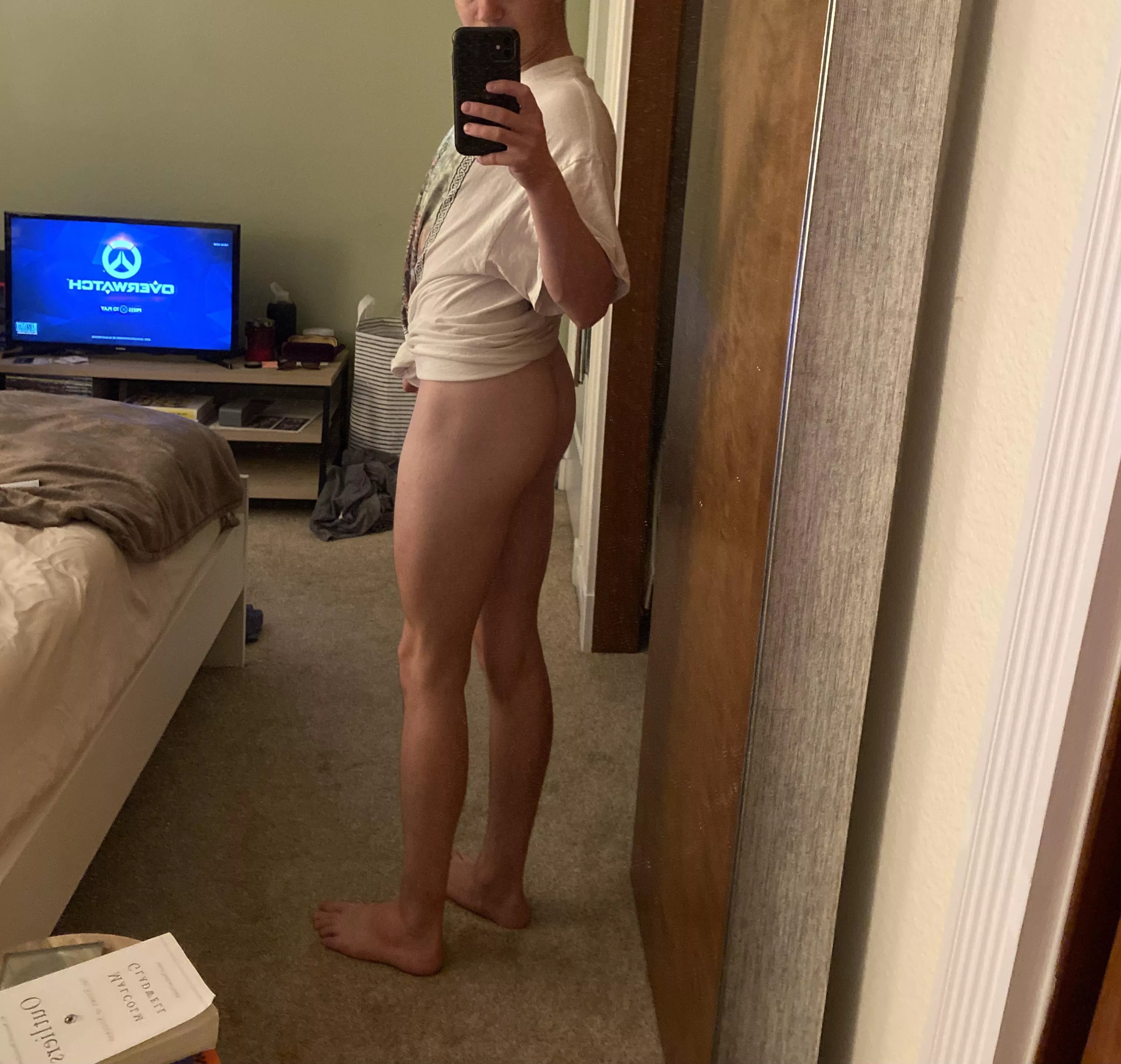 Video games and chill (26m) Video games and chill (26m)