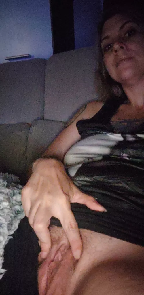 Video games and pussy play 😈😈💦💦