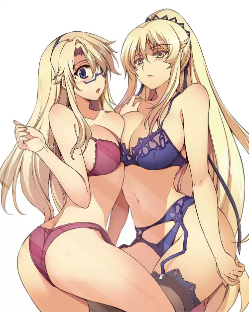 Voluptuous Curvaceous Lingerie Beauties (Freezing) Voluptuous Curvaceous Lingerie Beauties (Freezing)