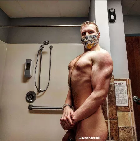 β¬οΈvote if you wanna worship me boy