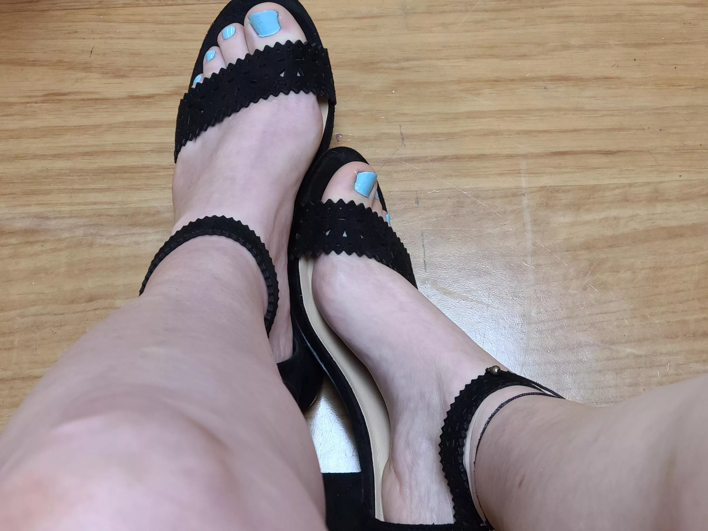 Waiting for a pedicure, say goodbye blue. Waiting for a pedicure, say goodbye blue.
