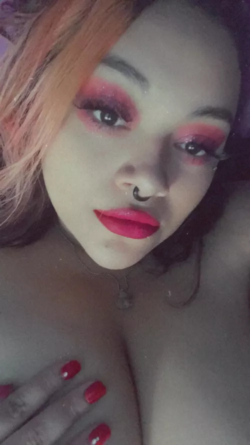 Waiting for you to kiss me good night ??