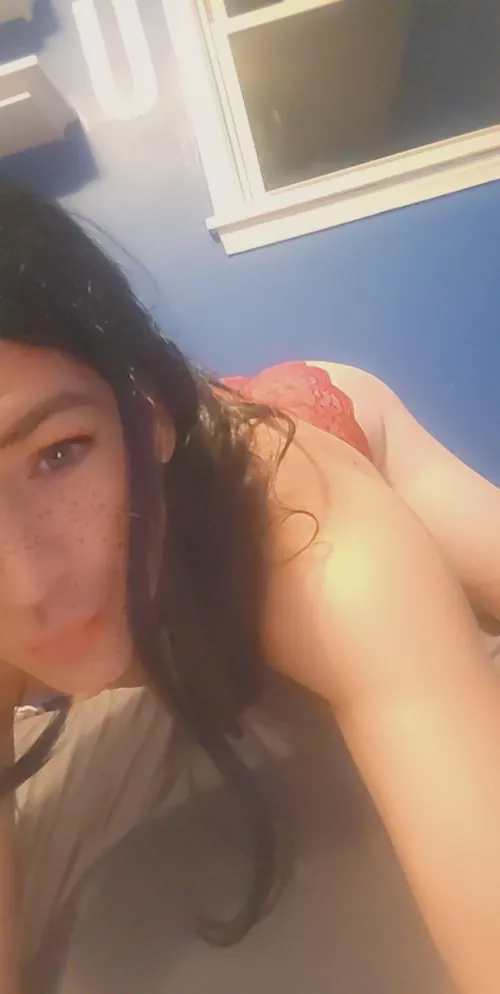 Waiting in bed for you π₯°