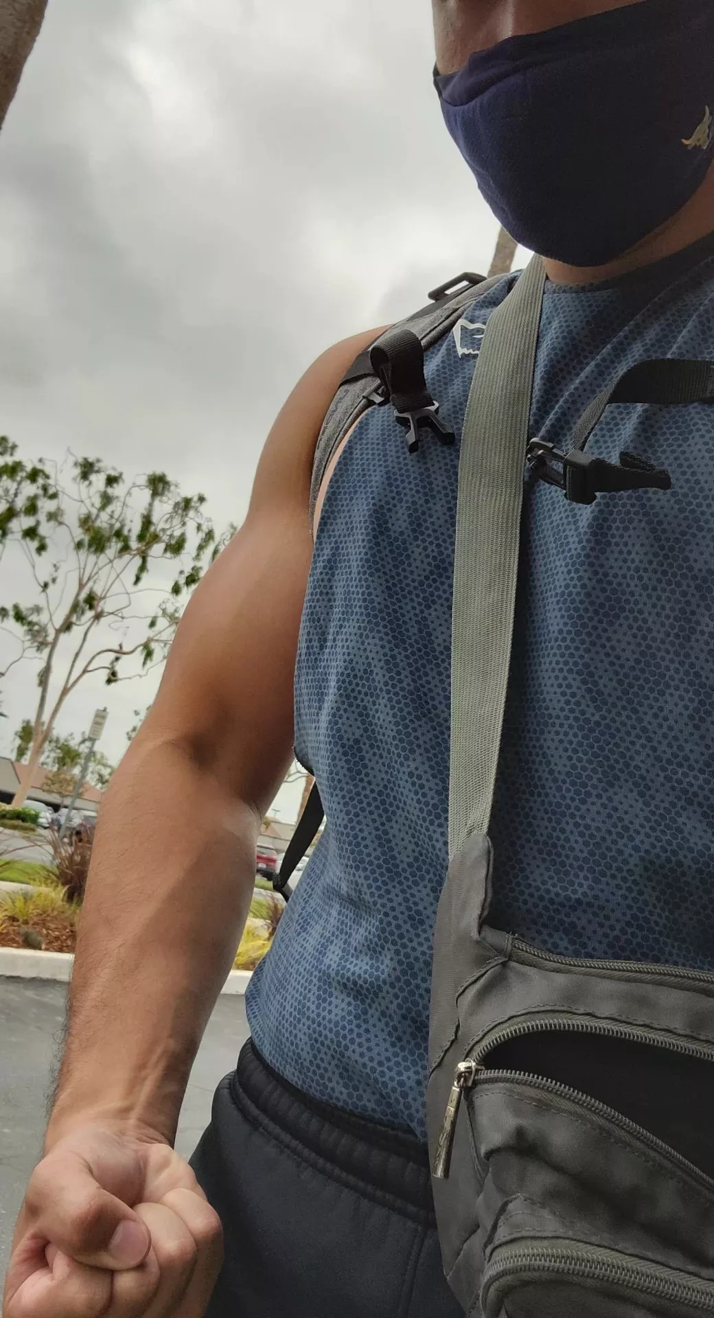 Walking home from the gym and had to cop a pic of post back and bicep veinz