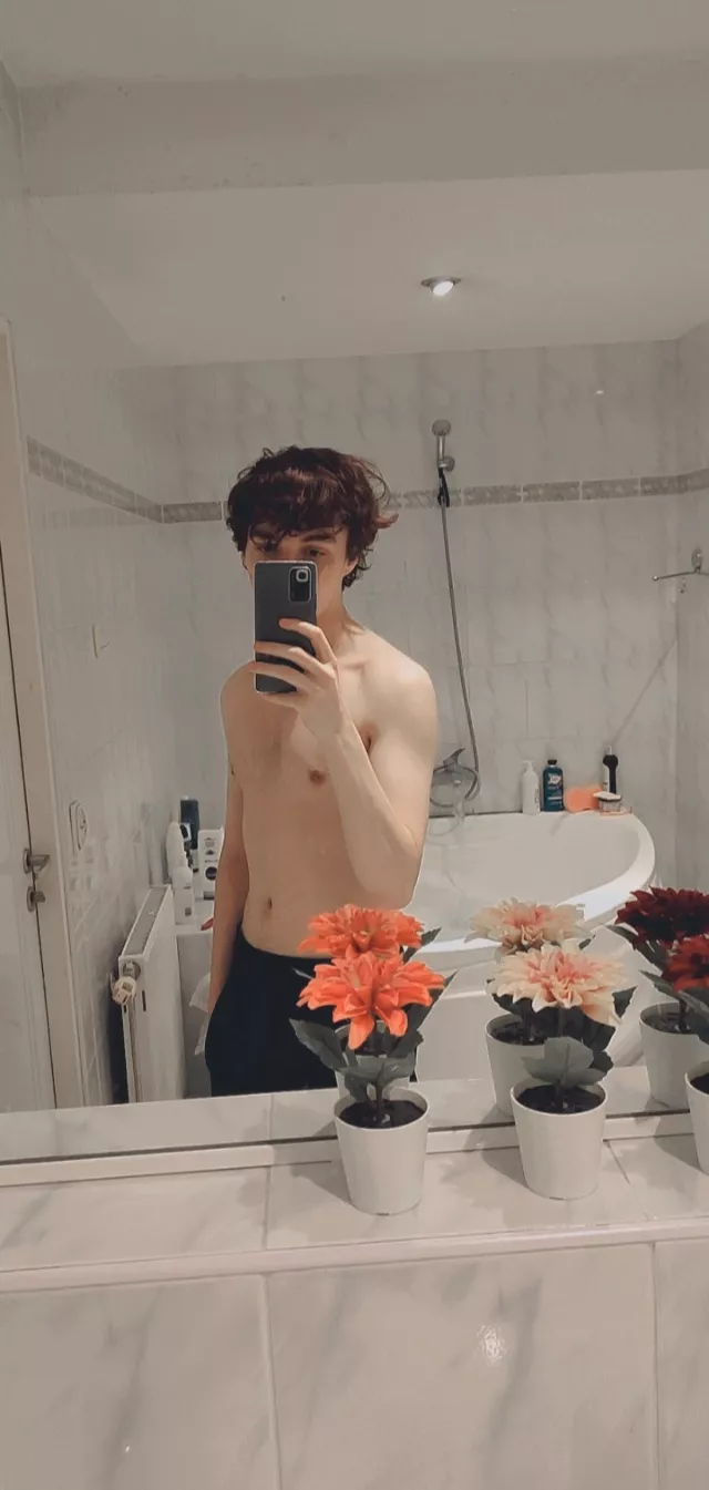 Wanna be fuckbuddies? Wanna be fuckbuddies?