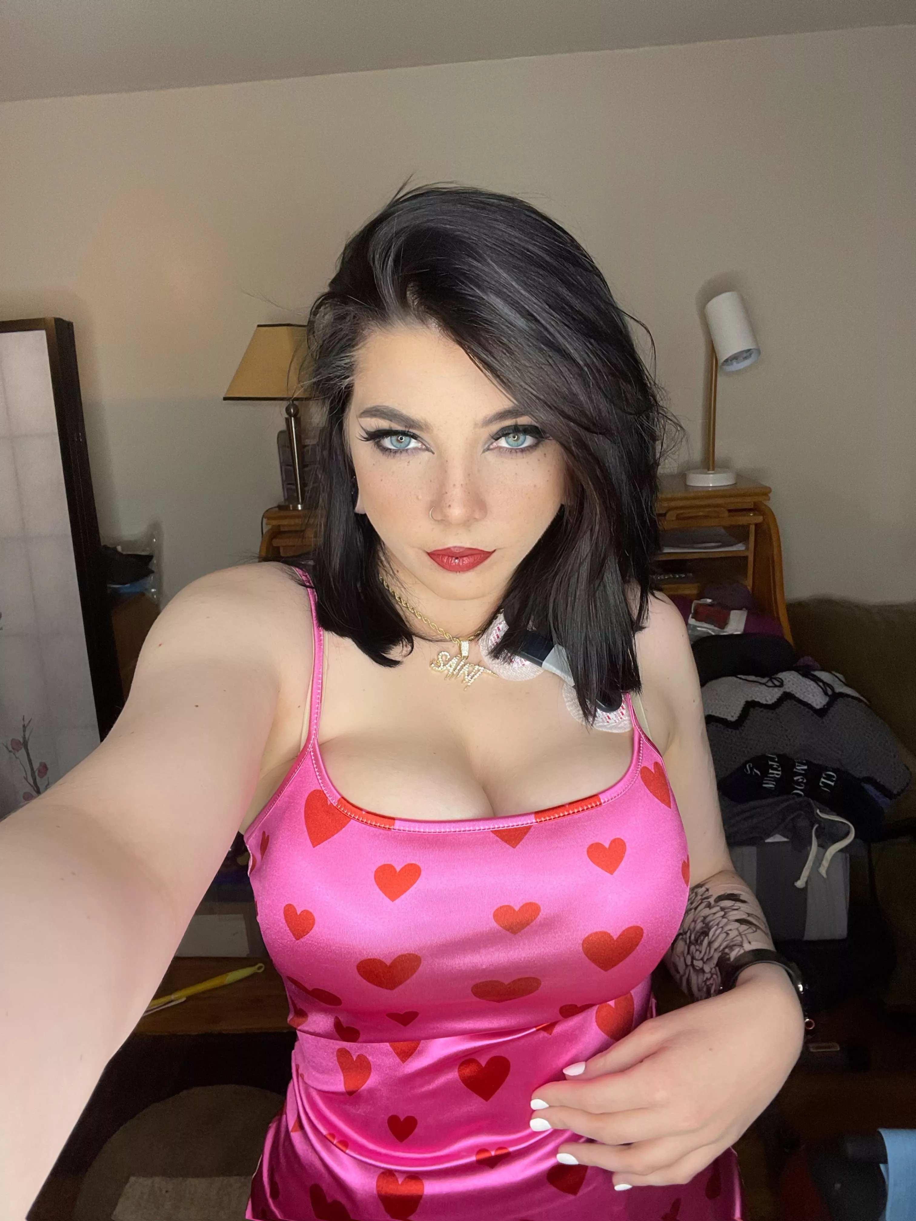 wanna be my date 🥰