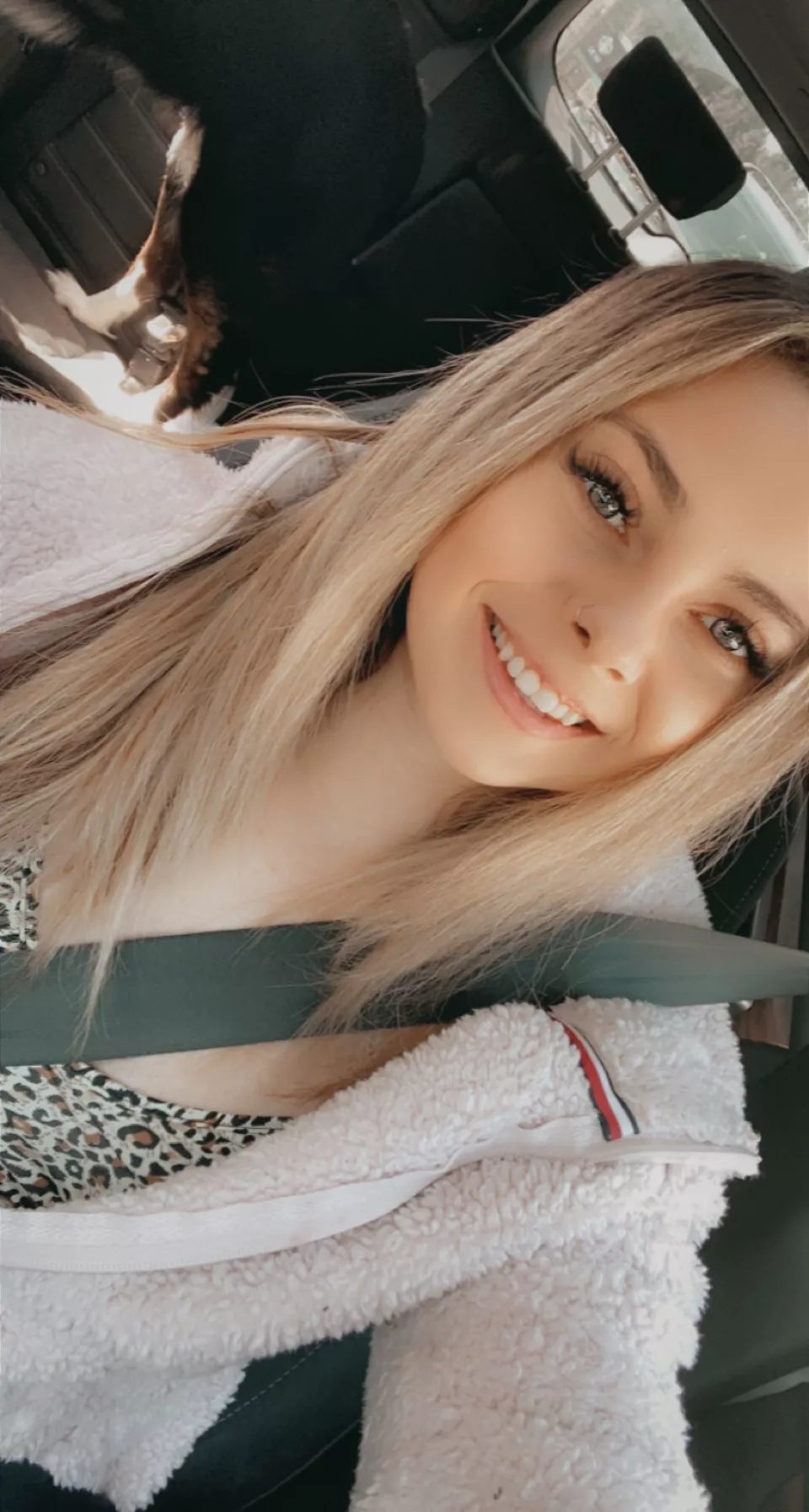 Wanna choke me before you fuck? Wanna choke me before you fuck?