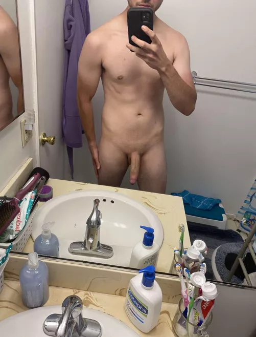 Wanna come play while my girlfriend is gone?π(m)24
