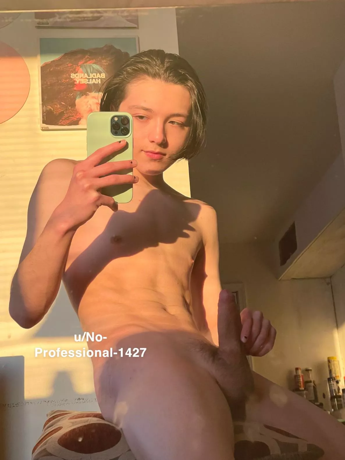 Wanna enjoy some 19yo cock?