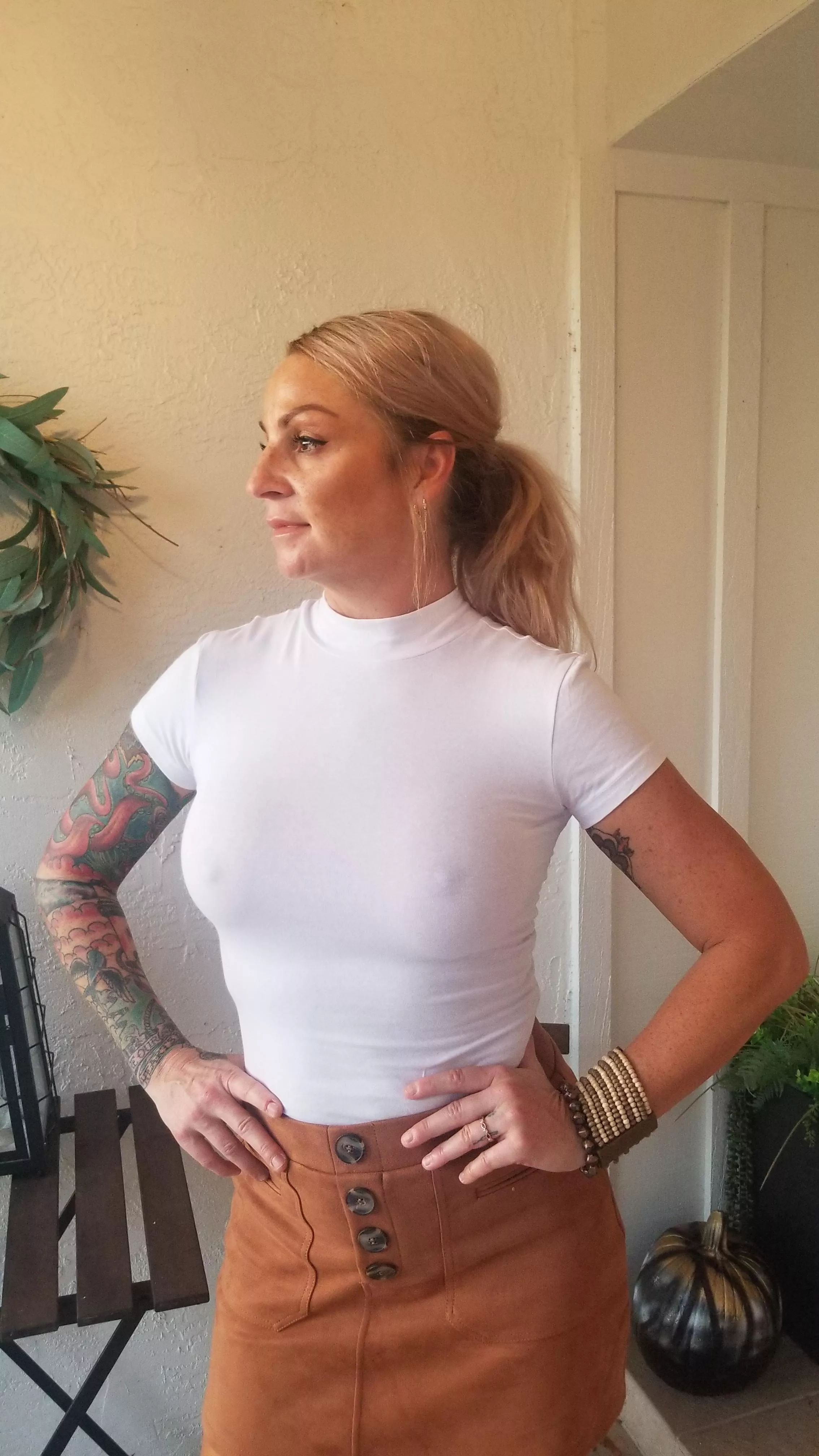 Wanna feel how soft my shirt is?