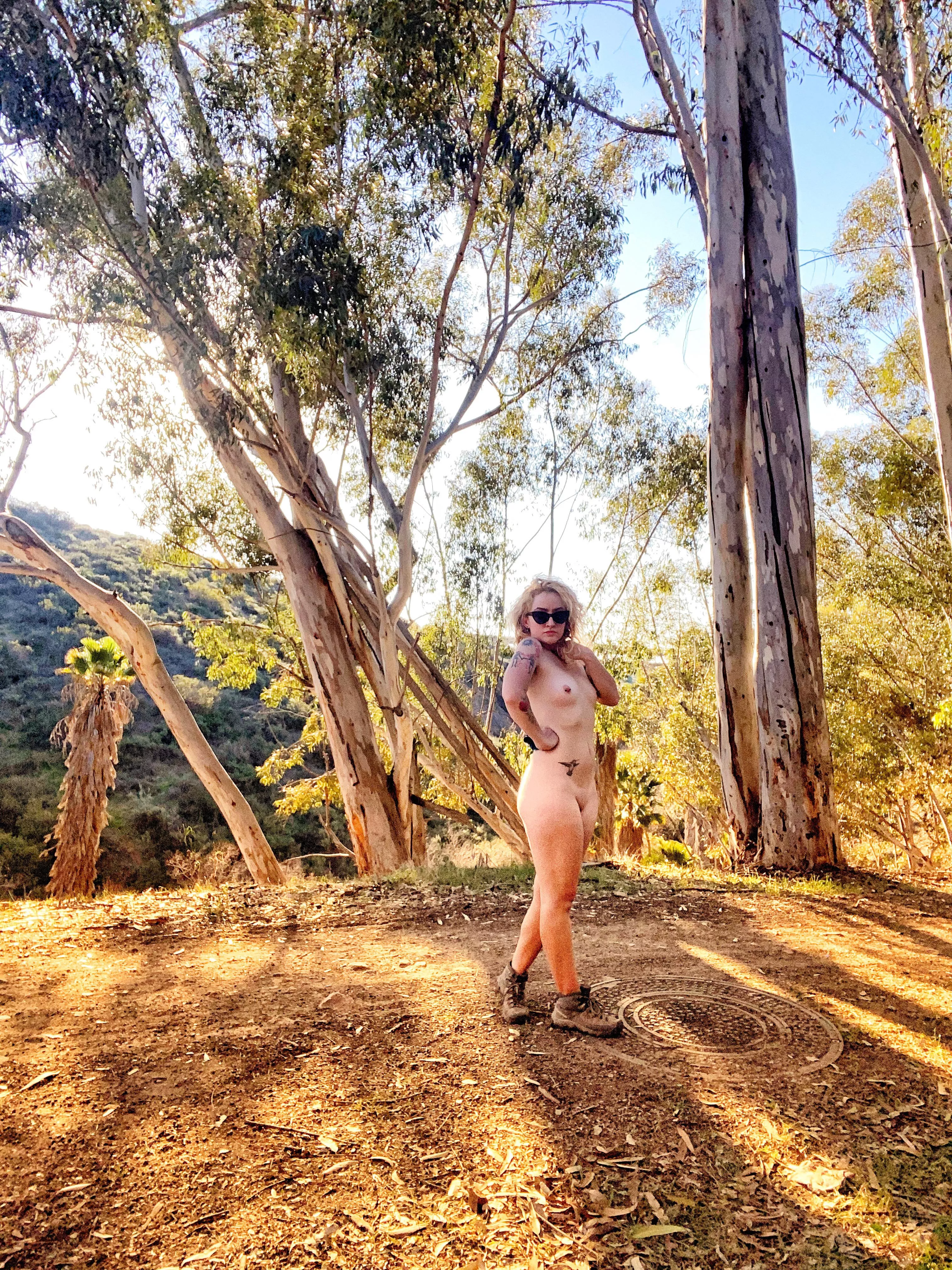 wanna go (f)reehiking with me? 😎🌼 wanna go (f)reehiking with me? 😎🌼