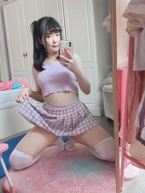 Wanna hug my thigh? Wanna hug my thigh?