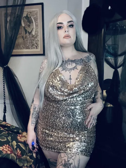 Wanna kiss me at midnight?