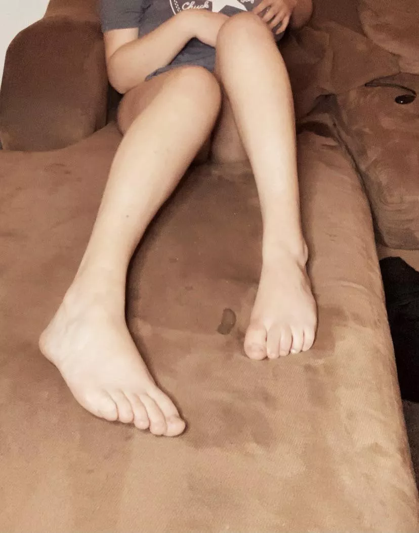 Wanna kiss them? 😈 Wanna kiss them? 😈