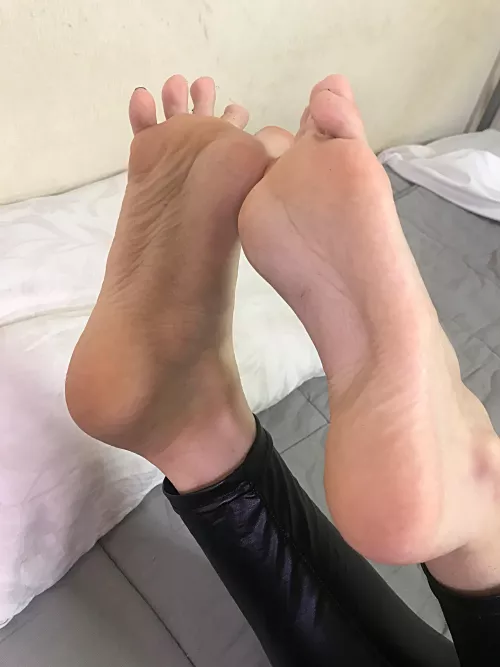 Wanna lick and suck my soles?