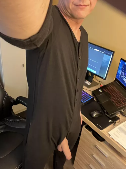 Wanna play some games or just play with me? Message me. (M42)