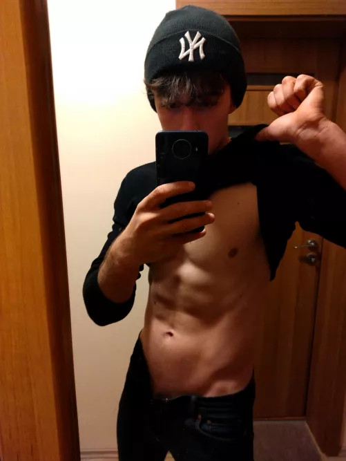 Wanna play with me?😘