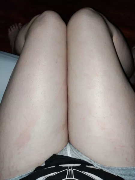 Wanna rest your head between these? ๐คค
