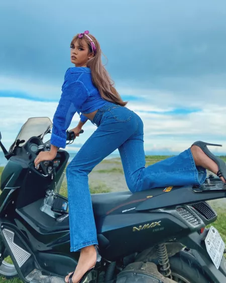 Wanna ride with me? Wanna ride with me?