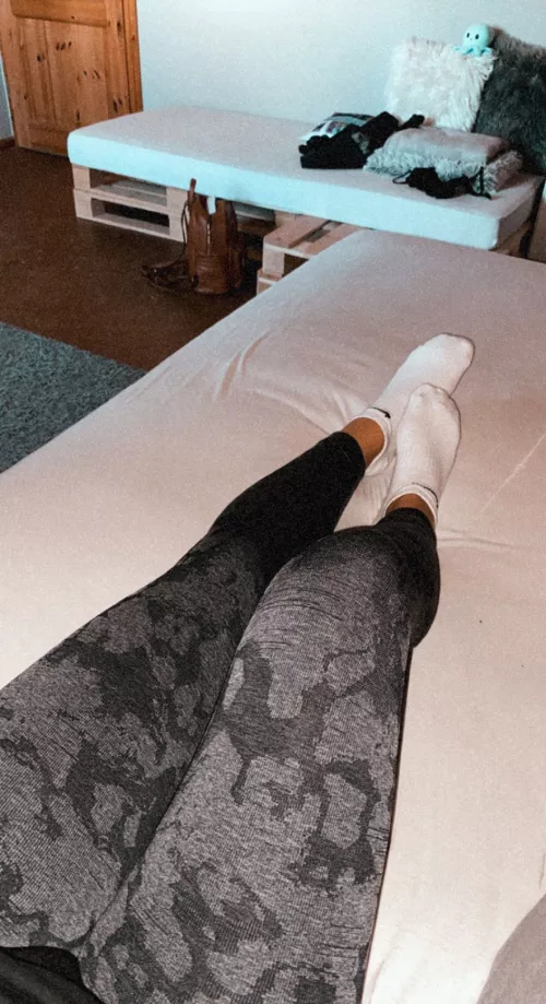 Wanna See my ass in this yoga pants? Wanna See my ass in this yoga pants?