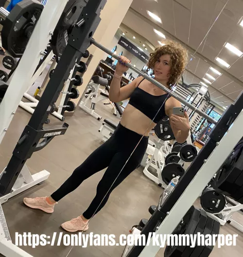 Wanna see my cock flopping around while I get fucked by a black guy? 😳 you know what to do… ⬇️