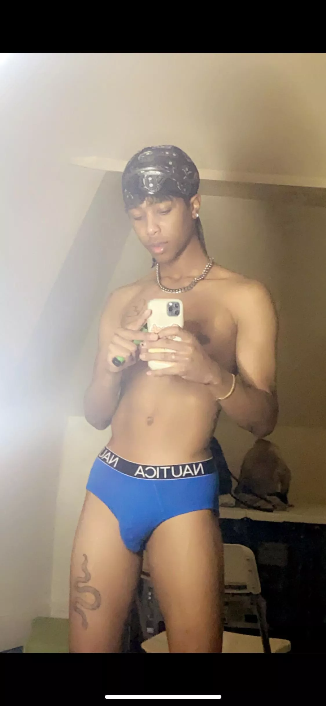 Wanna see my dick 👀🔫