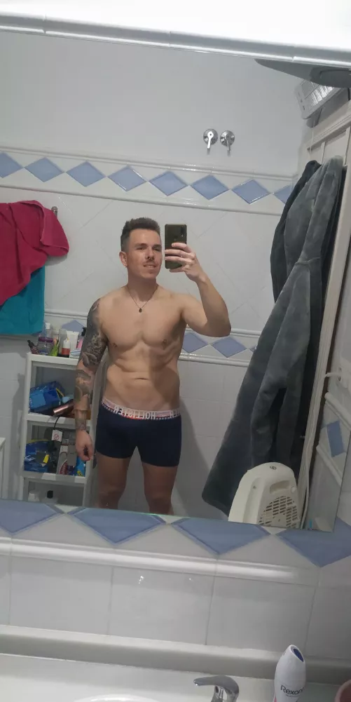 wanna see whatโs under ๐ฅต๐๐ผ