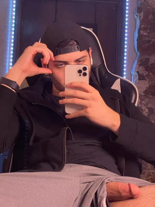 wanna sit on my lap? ๐๐