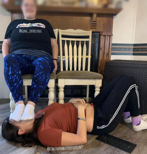 Wanna start a smell chain? Her feet on my face, mine on yours?😉🥵 Wanna start a smell chain? Her feet on my face, mine on yours?😉🥵