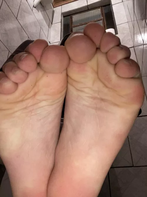 wanna taste it? π my wrinkled sole n curled toes please u? ππ dms/pms r welcome wanna taste it? π my wrinkled sole n curled toes please u? ππ dms/pms r welcome