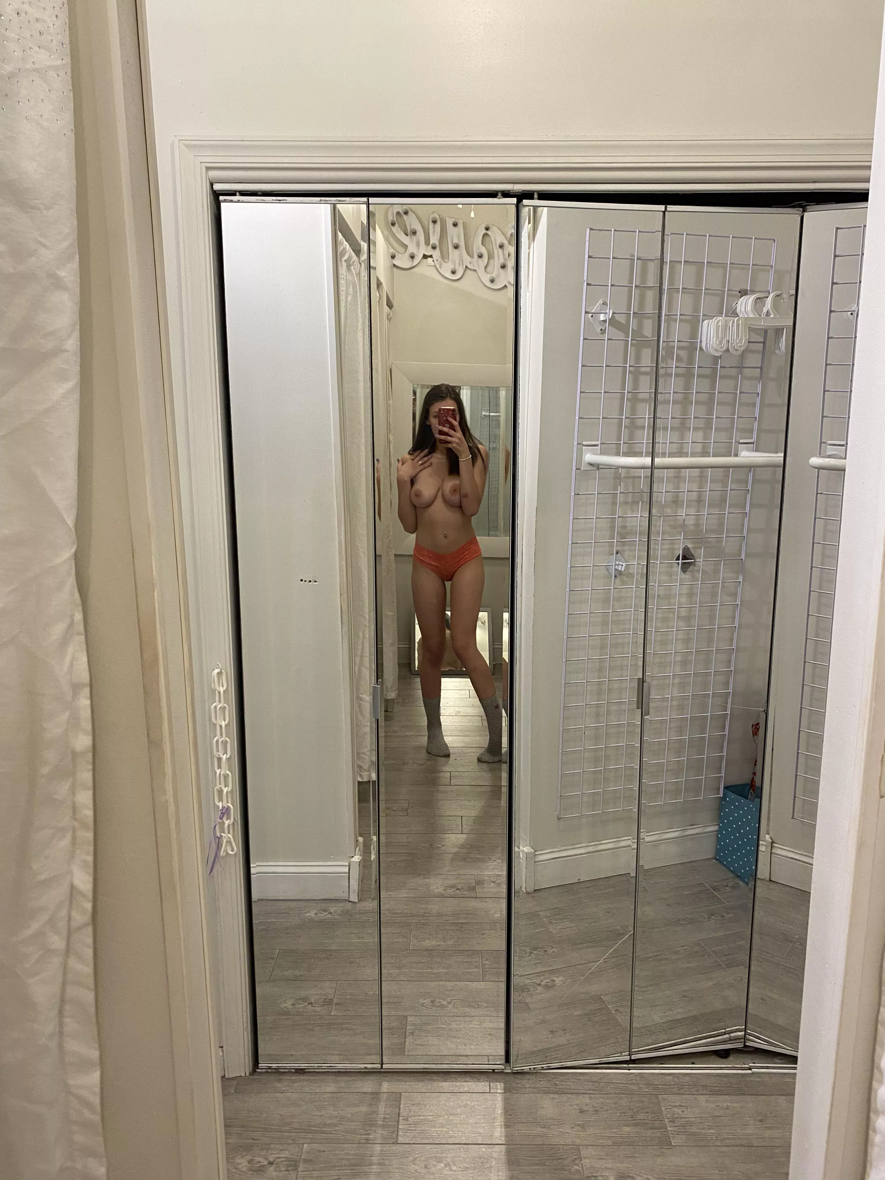 Wanna try me on for size? I’m a small so I might be a tight (f)it😋