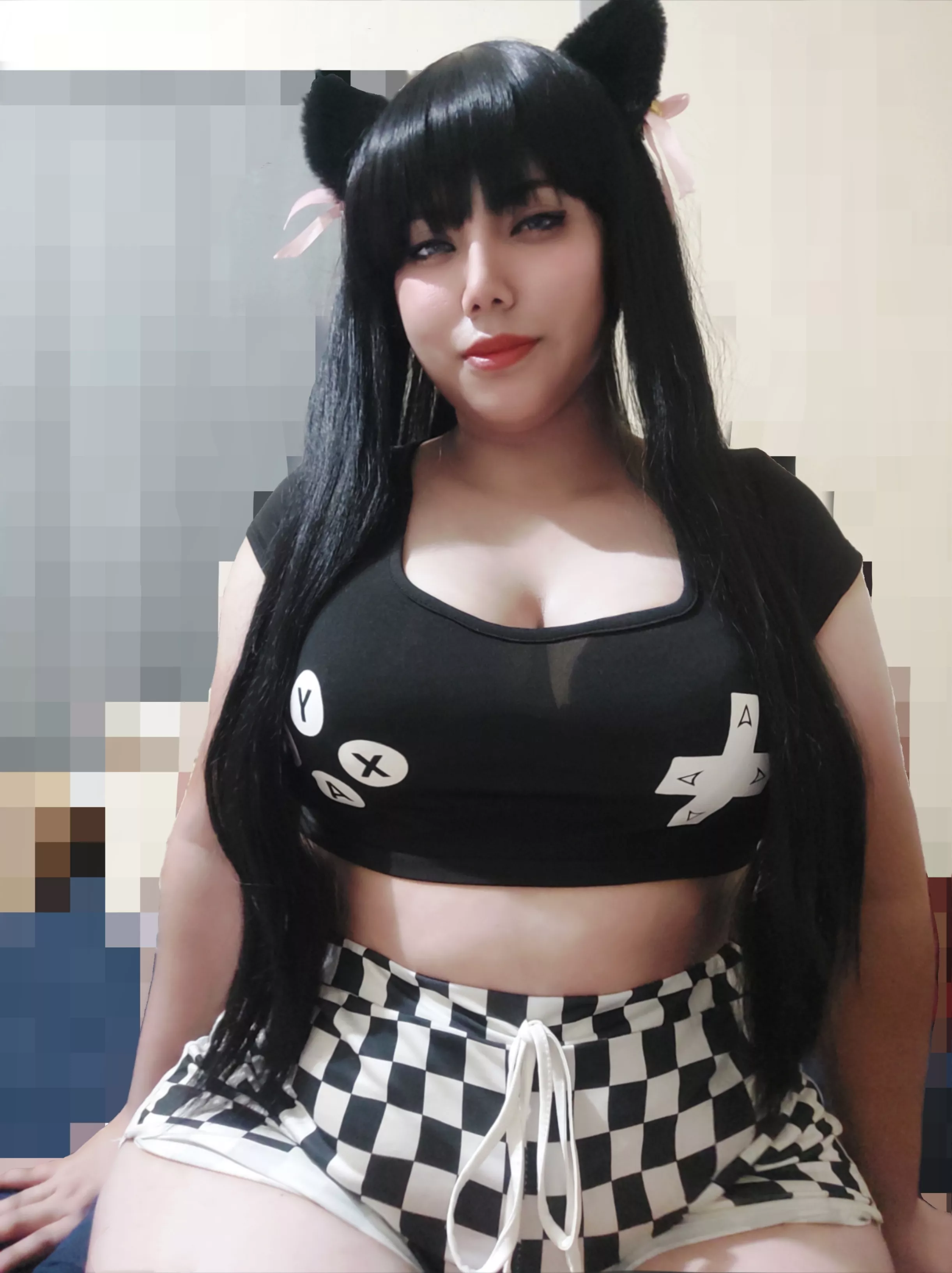 Wanna try to tame this bratty kitty? ??