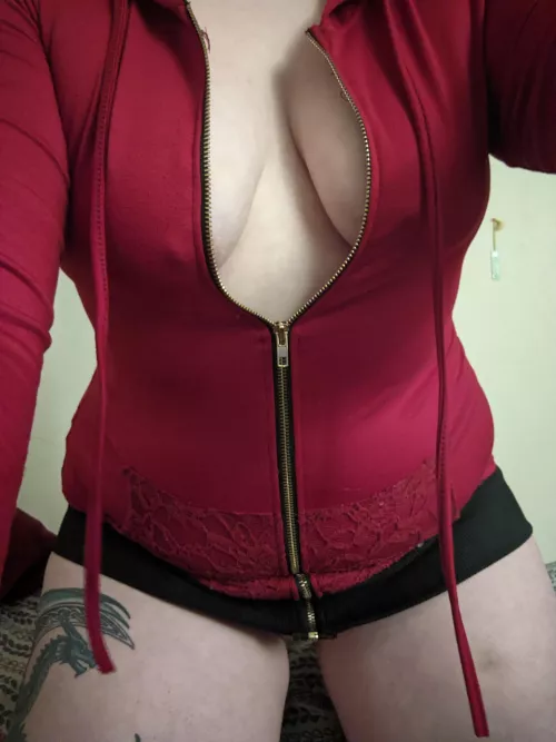 Wanna unzip and see what's waiting for you? Wanna unzip and see what's waiting for you?