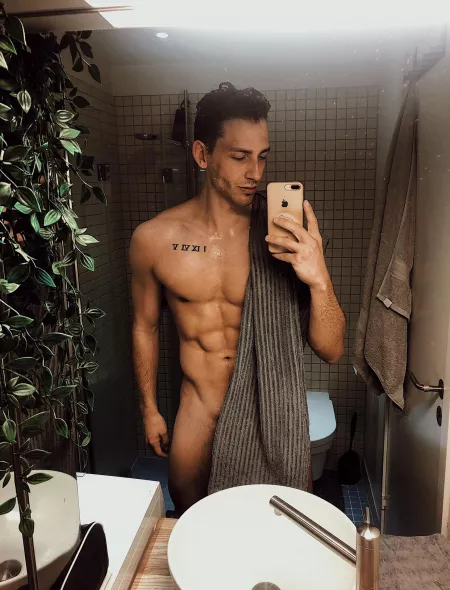 Wanna watch me shower?ππ¦