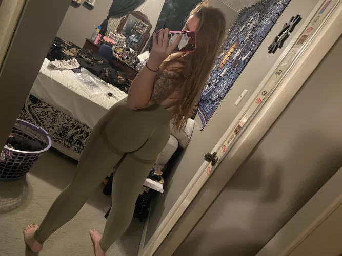 Wanna watch me squat? Wanna watch me squat?