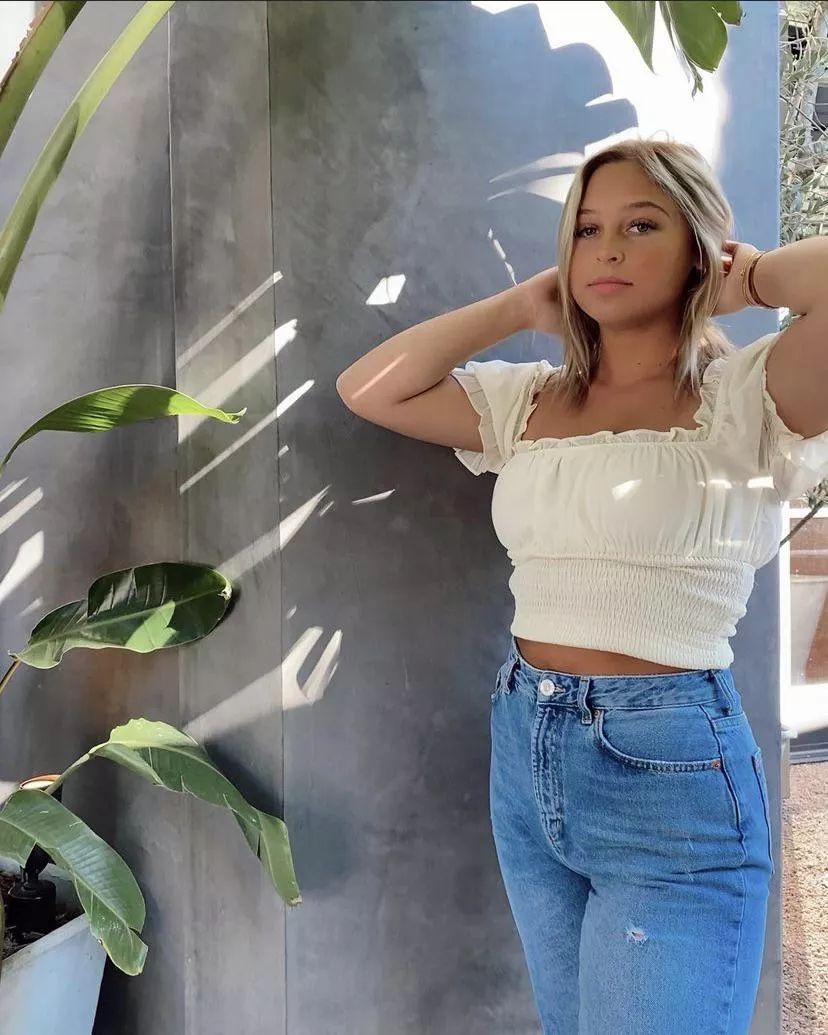 Want feet pics? DM for prices