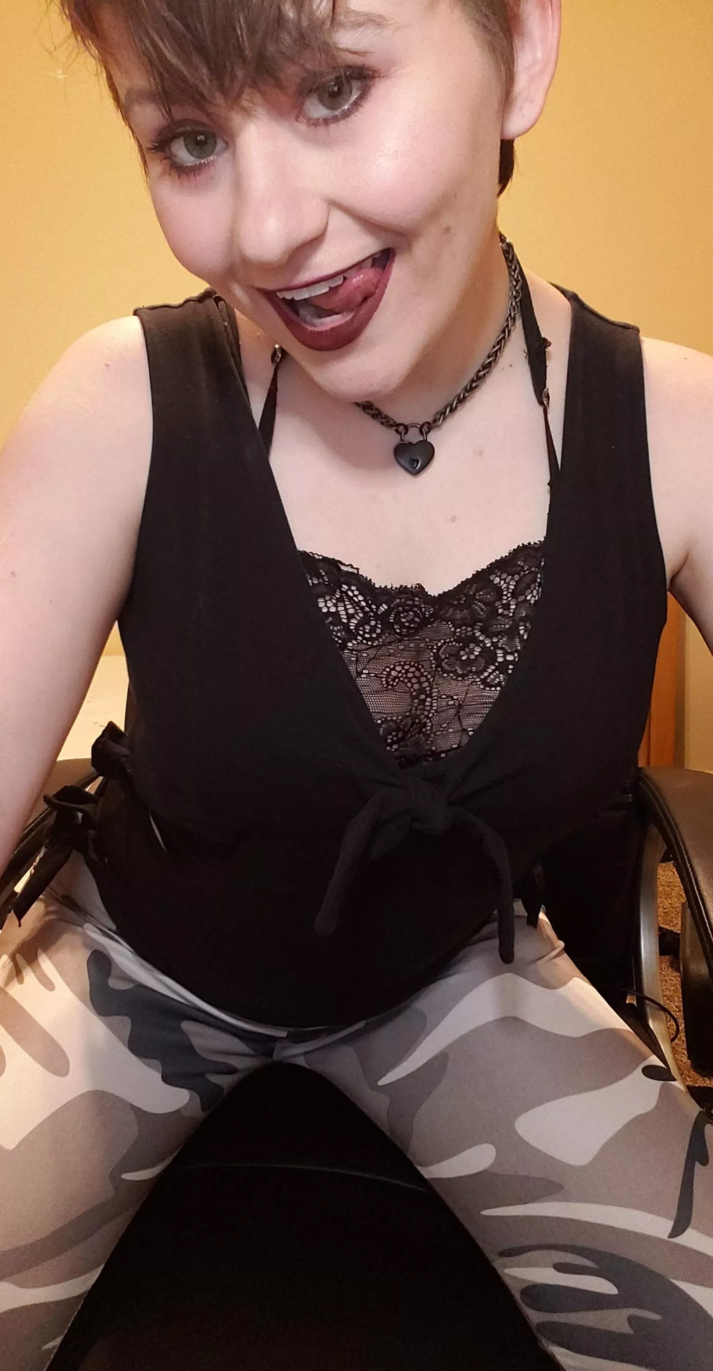 want me to be your boifriend ;) hehe want me to be your boifriend ;) hehe