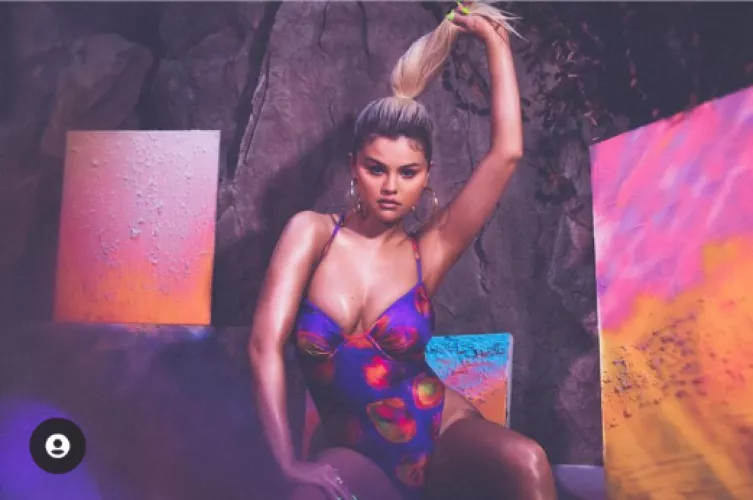 want to feel up Selena's ass and grope her tits 🙈 want to feel up Selena's ass and grope her tits 🙈