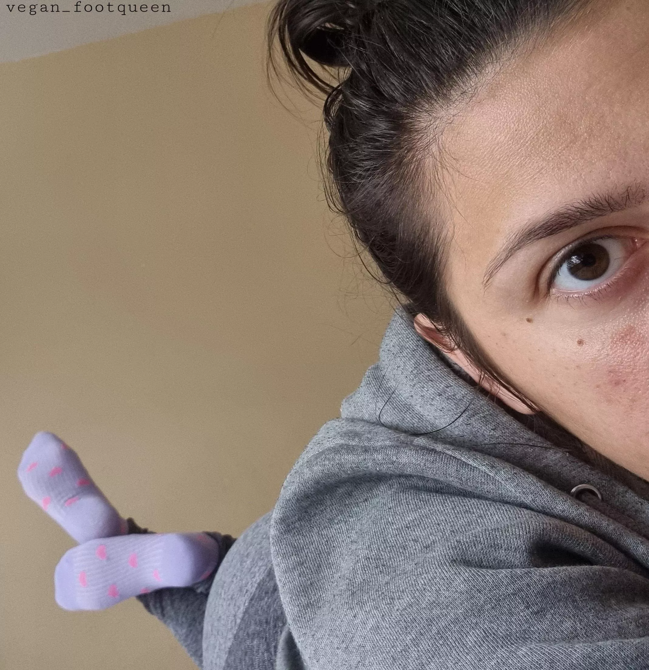 Want to fuck my socked feet from behind? 😈 Want to fuck my socked feet from behind? 😈