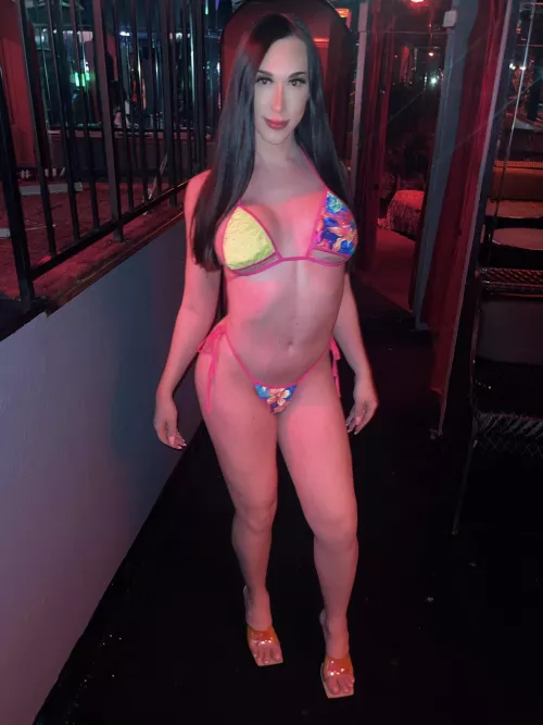 Want to meet a sexy t girl at a strip club? Come to Players Club in Tampa tonight! 9pm-2am. 1621 E 2nd Ave Tampa FL 33605