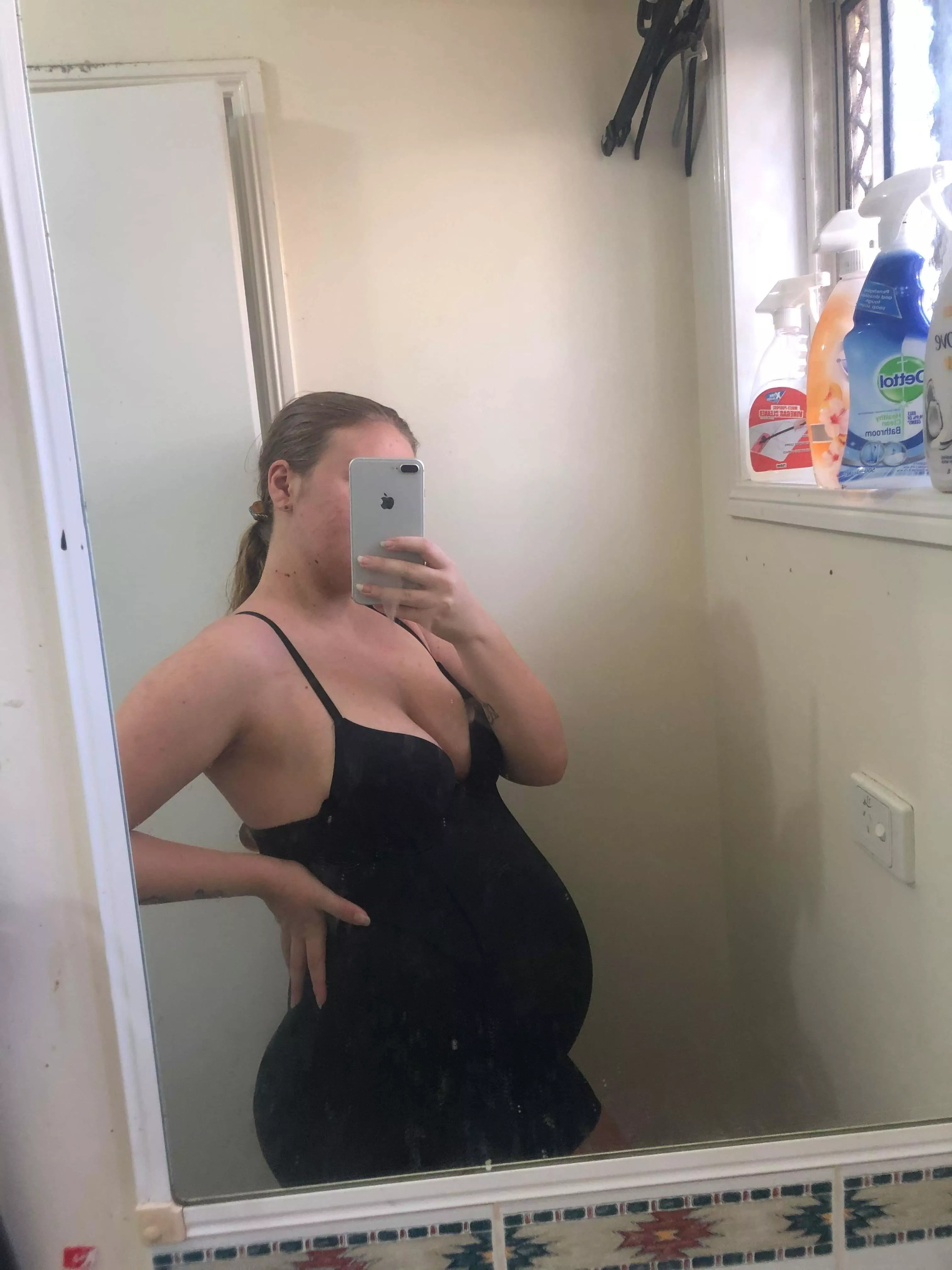 Want to see the rest of my pregnancy? Link in bio xo